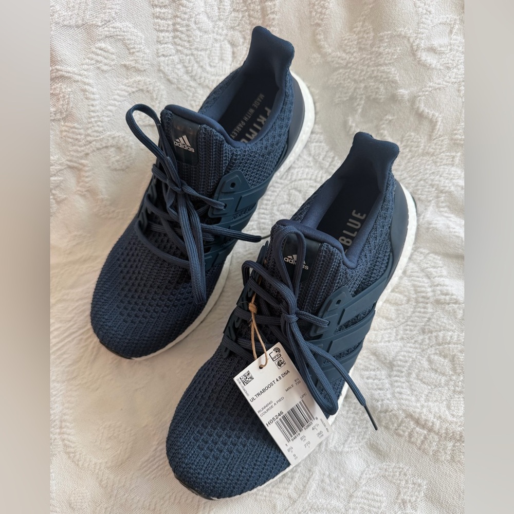 Adidas ultra boost 4.0 DNA Men’s Size 9